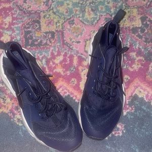 Navy Blue Nike Huaraches